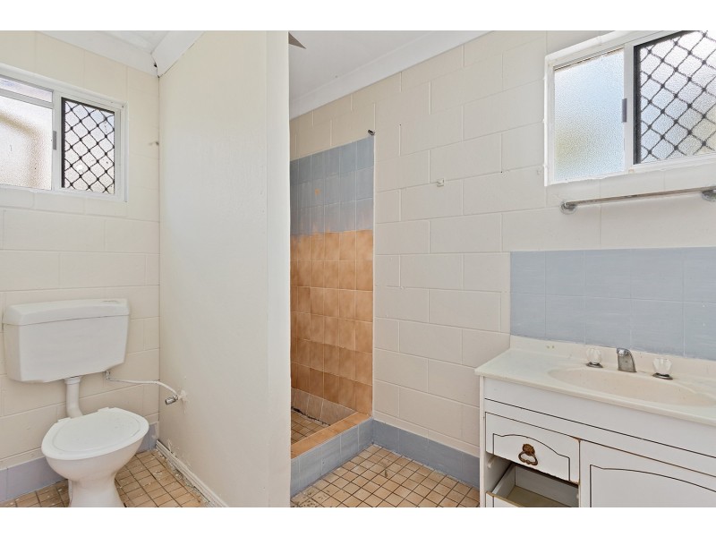 114 Stenlake Avenue, Kawana QLD 4701