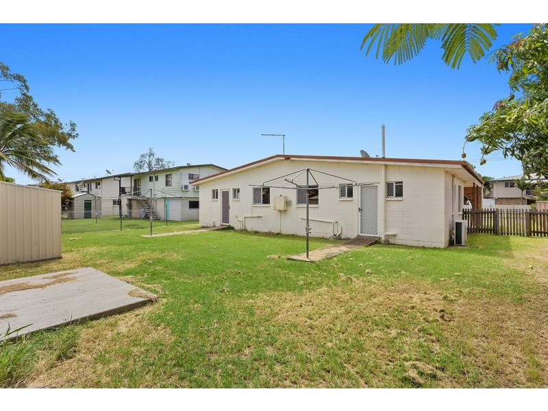 114 Stenlake Avenue, Kawana QLD 4701