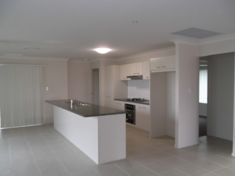 15 Thomas Street, Gracemere QLD 4702