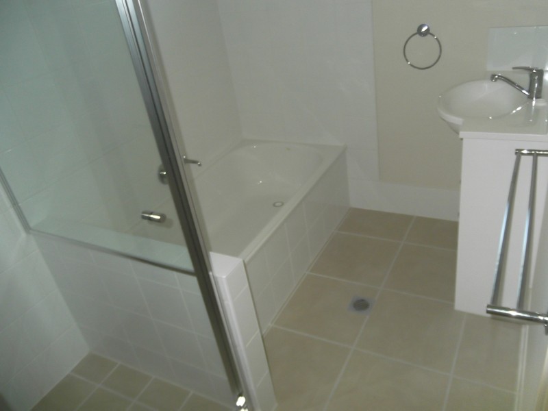 15 Thomas Street, Gracemere QLD 4702