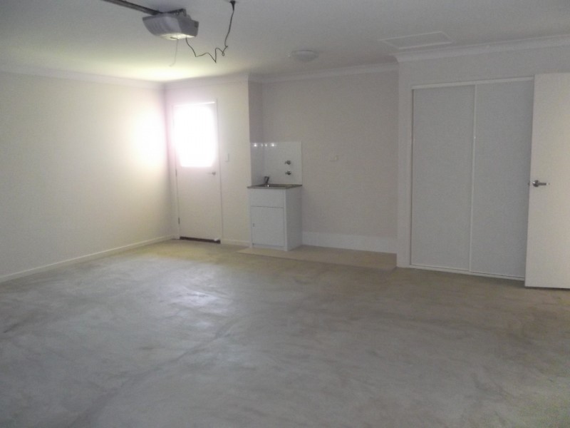 15 Thomas Street, Gracemere QLD 4702