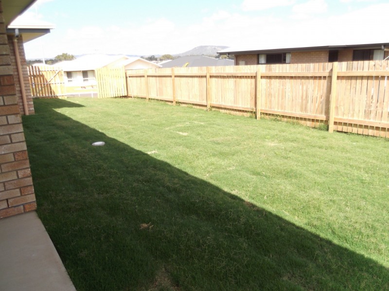 2 Perkins Court, Gracemere QLD 4702