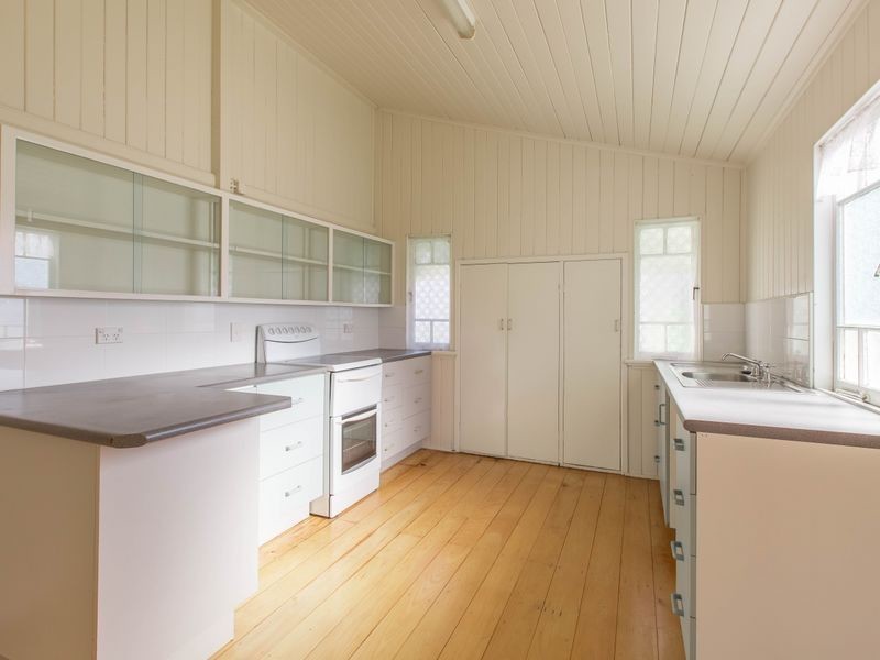 25 Face Street, Park Avenue QLD 4701