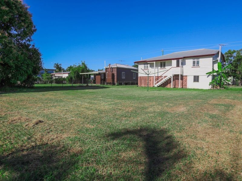 25 Face Street, Park Avenue QLD 4701