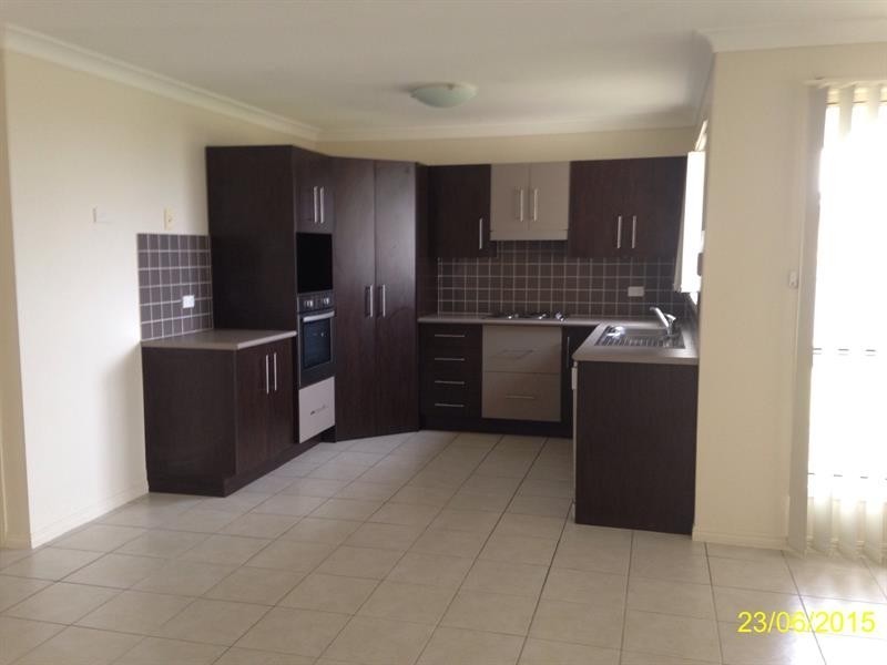 8 Annie Close, Gracemere QLD 4702
