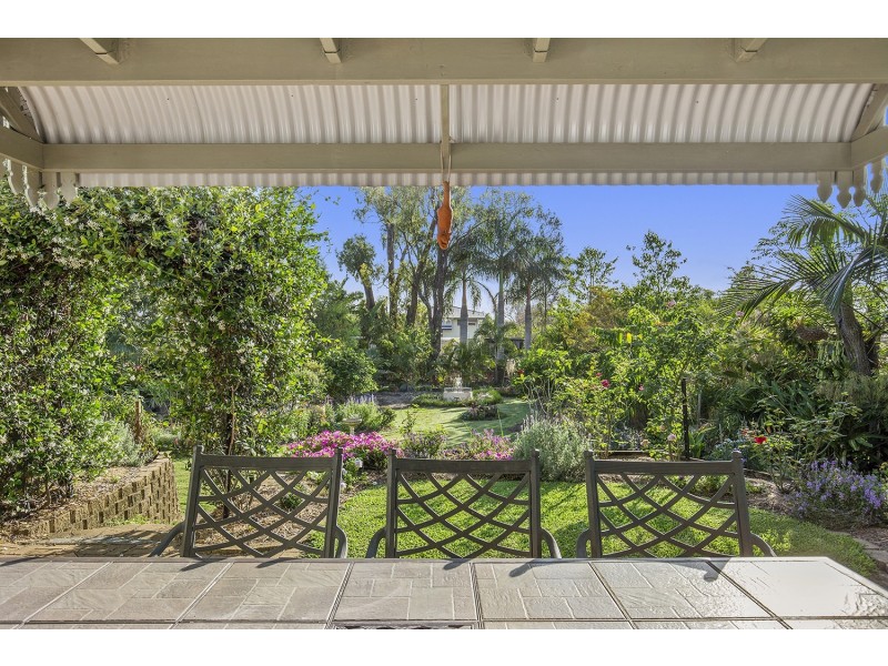 10 Larcombe St, Park Avenue QLD 4701
