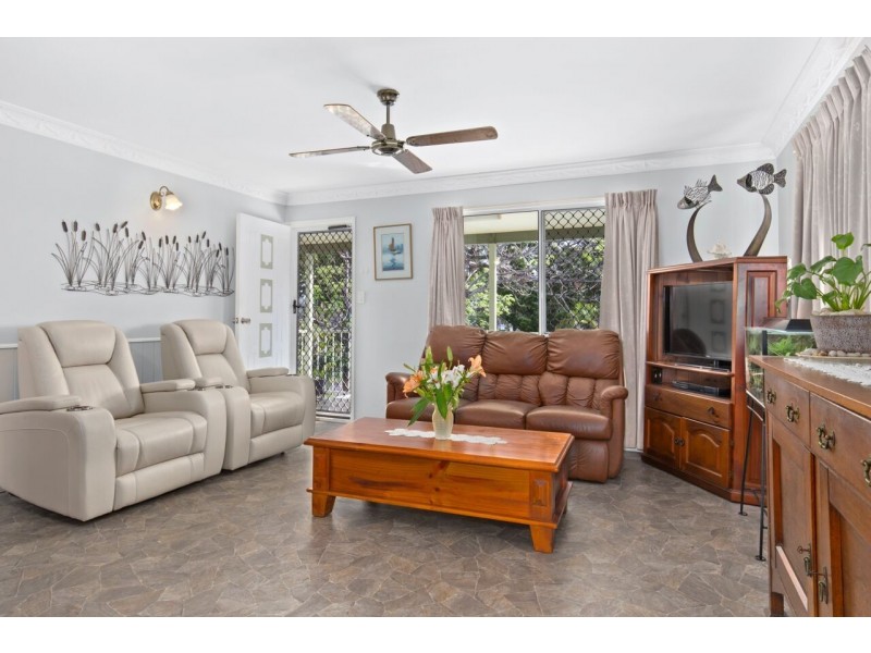 10 Larcombe St, Park Avenue QLD 4701