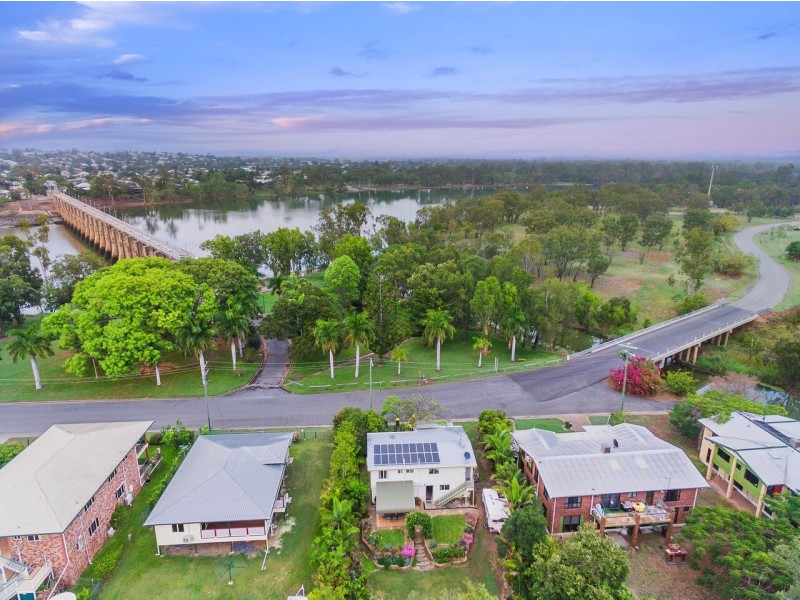 10 Larcombe St, Park Avenue QLD 4701