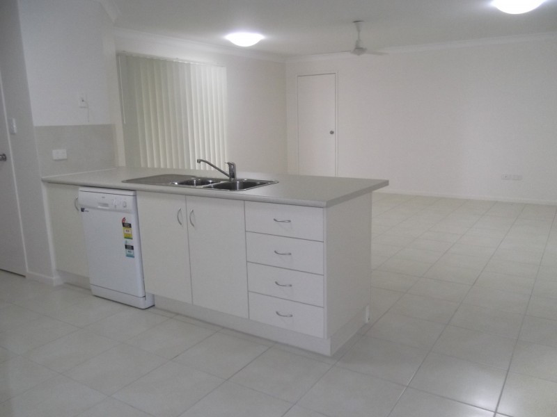 4 Jane Crescent, Gracemere QLD 4702