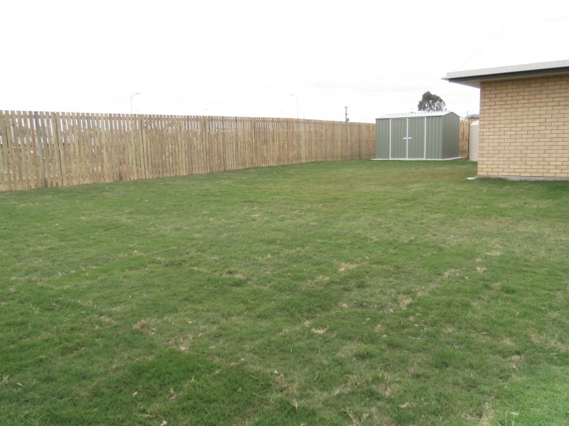 4 Jane Crescent, Gracemere QLD 4702