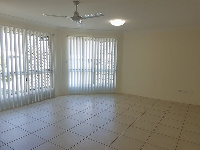 17 Jane Crescent, Gracemere QLD 4702