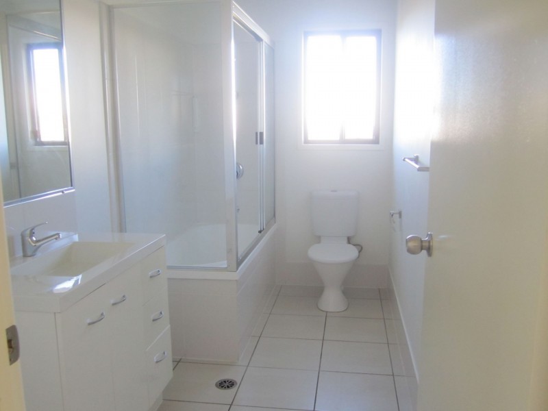 3 Angela Court, Gracemere QLD 4702