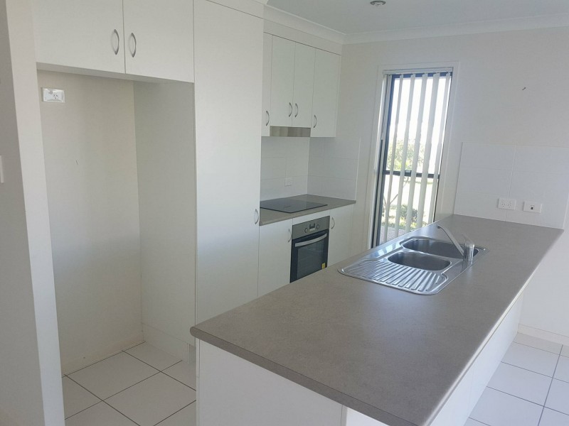 8 Wakim Close, Gracemere QLD 4702