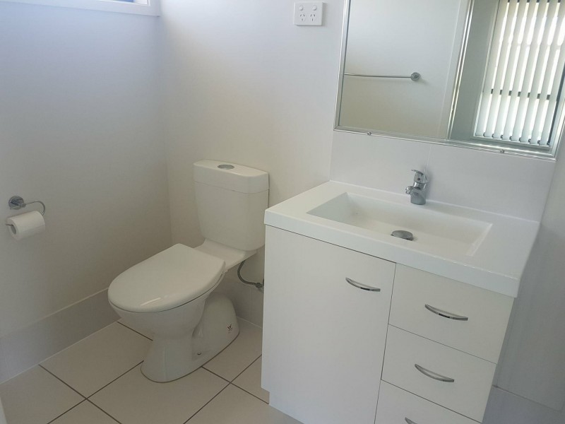 8 Wakim Close, Gracemere QLD 4702