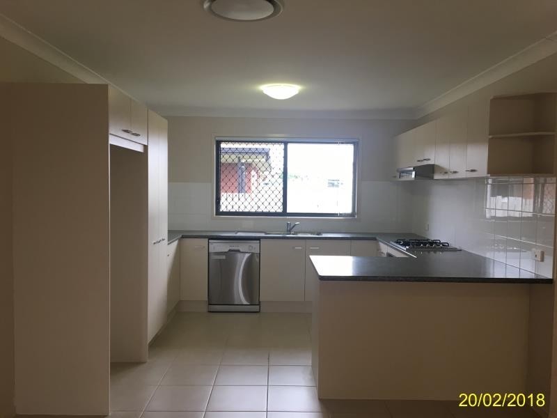 25 Riley Drive, Gracemere QLD 4702