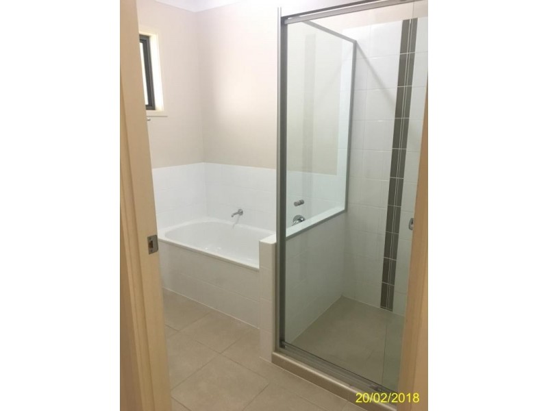 25 Riley Drive, Gracemere QLD 4702