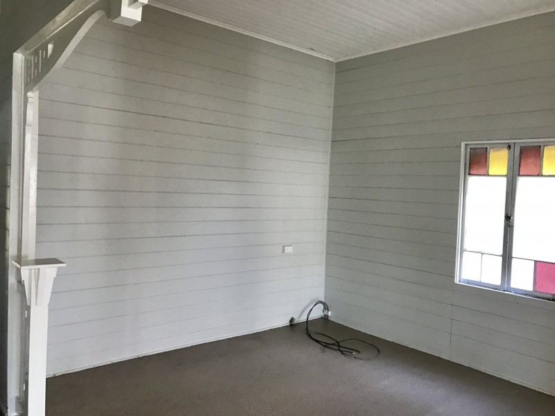 12 Charles Street, Berserker QLD 4701