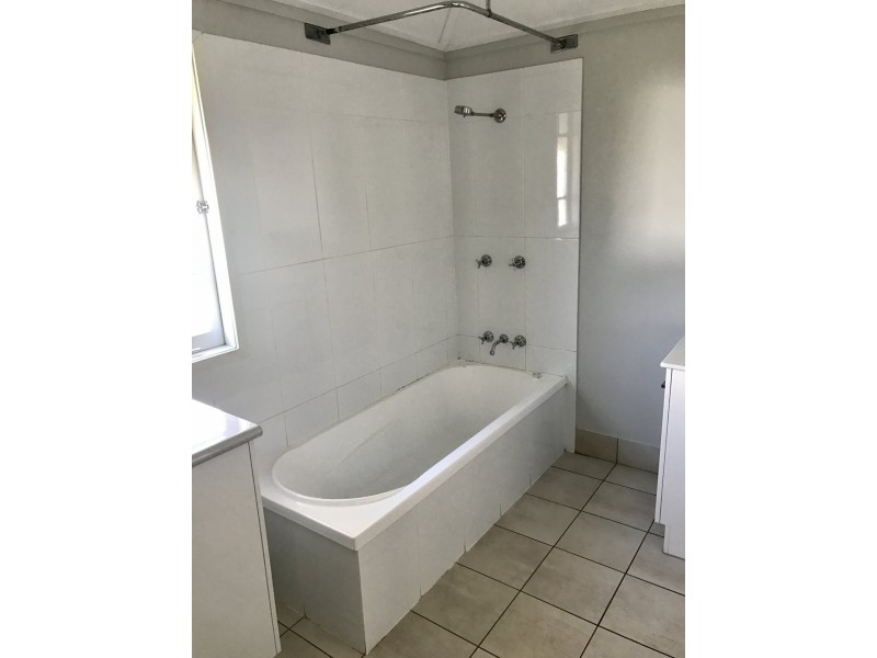 12 Charles Street, Berserker QLD 4701