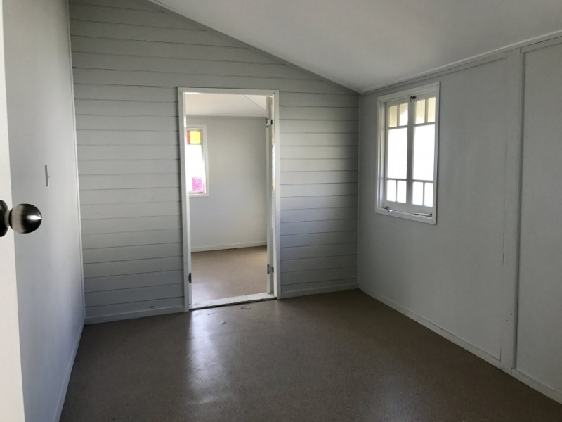 12 Charles Street, Berserker QLD 4701