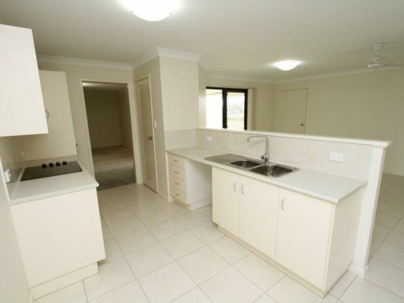 33 Leichhardt Drive, Gracemere QLD 4702