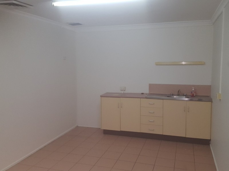 127 Gladstone Road, Rockhampton City QLD 4700