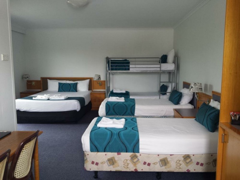 The Q Motel/116 Gladstone Road, Allenstown QLD 4700