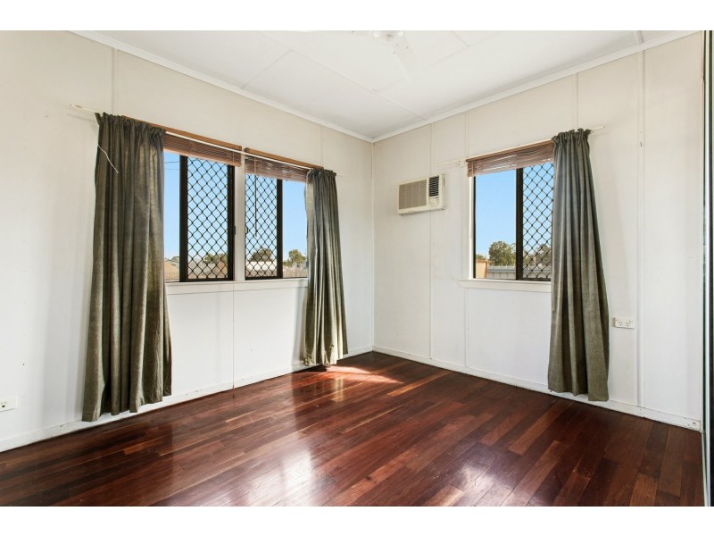 36 Hinchliff Street, Kawana QLD 4701