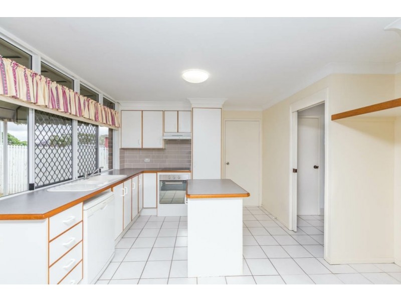 Unit 2/121 park street, Park Avenue QLD 4701