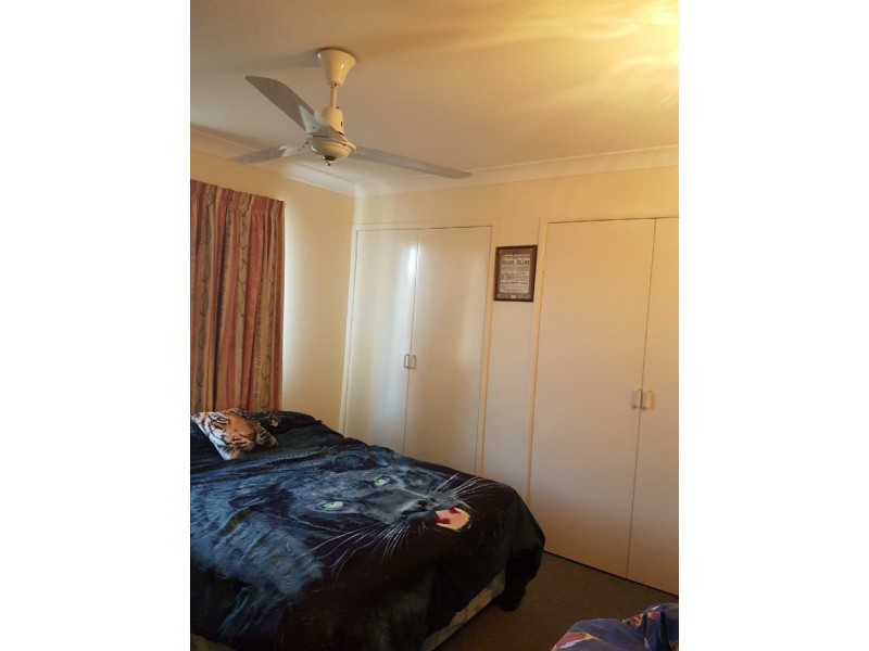 Unit 2/121 park street, Park Avenue QLD 4701