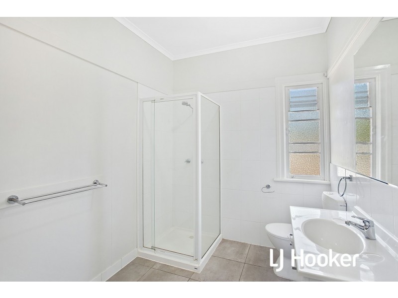 42 Lucas Street, Berserker QLD 4701