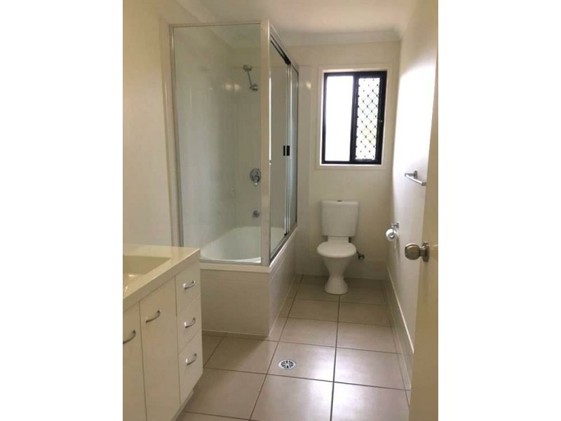 10 Angela Court, Gracemere QLD 4702