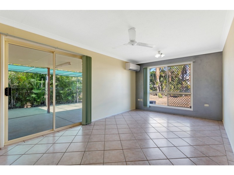 63 Donovan Cres, Gracemere QLD 4702