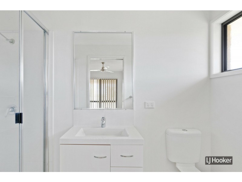 8 Viney Street, Gracemere QLD 4702