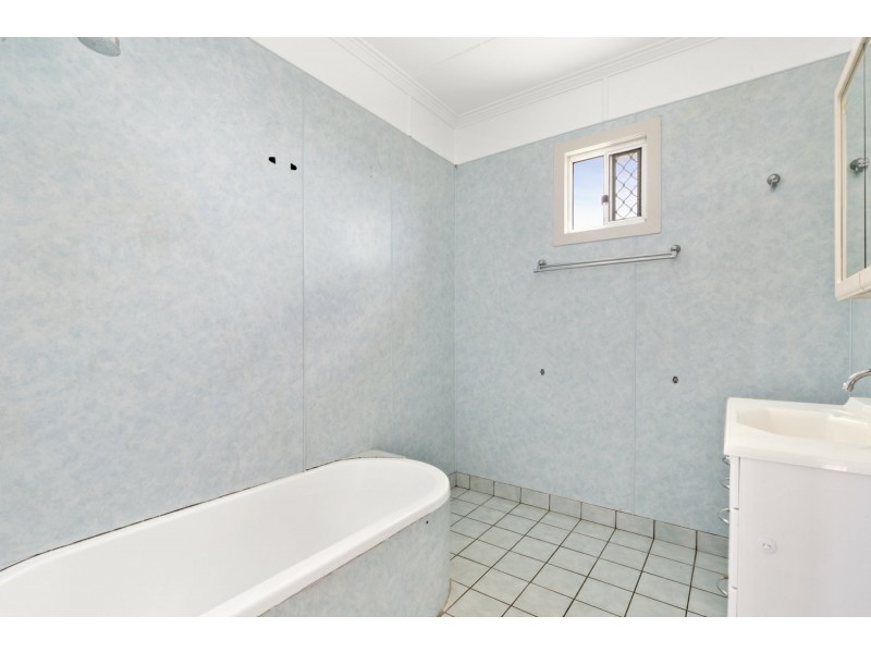 103 Haynes Street, Park Avenue QLD 4701