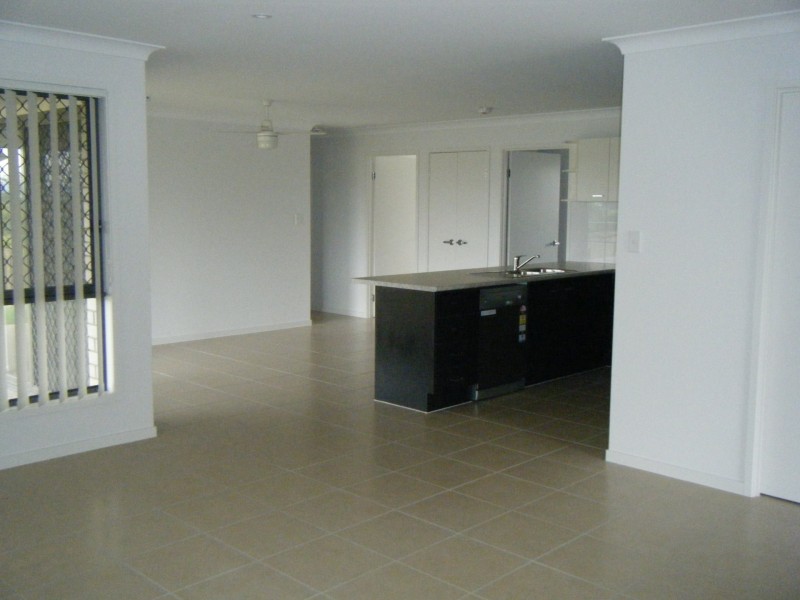 10 Violet Drive, Gracemere QLD 4702