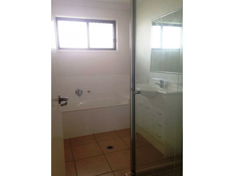 10 Violet Drive, Gracemere QLD 4702