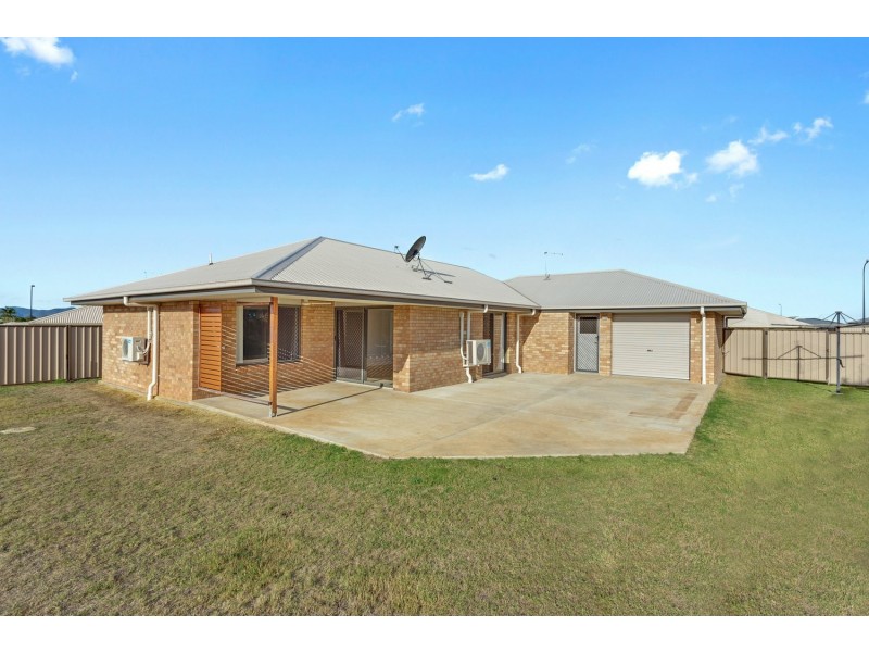 3 Champion Ct, Gracemere QLD 4702