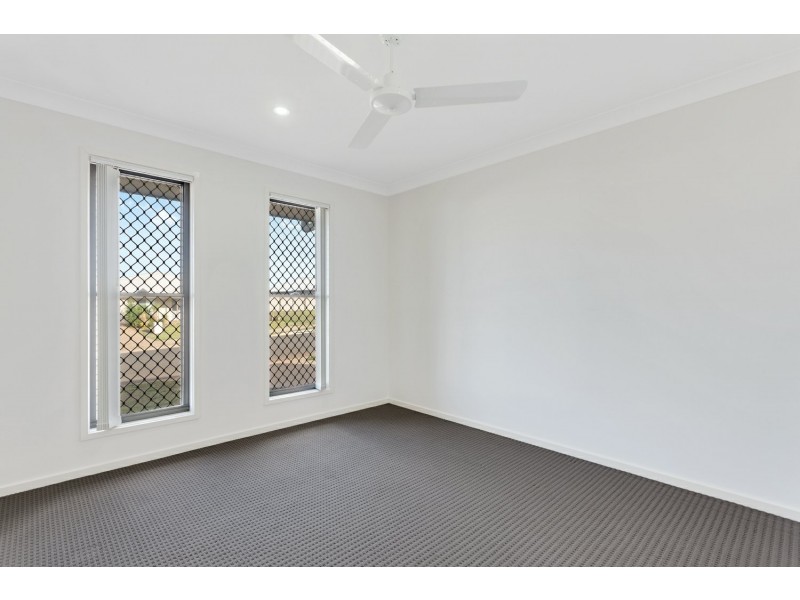 3 Champion Ct, Gracemere QLD 4702