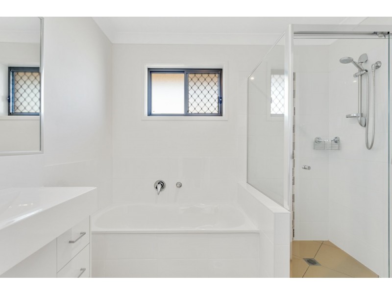3 Champion Ct, Gracemere QLD 4702