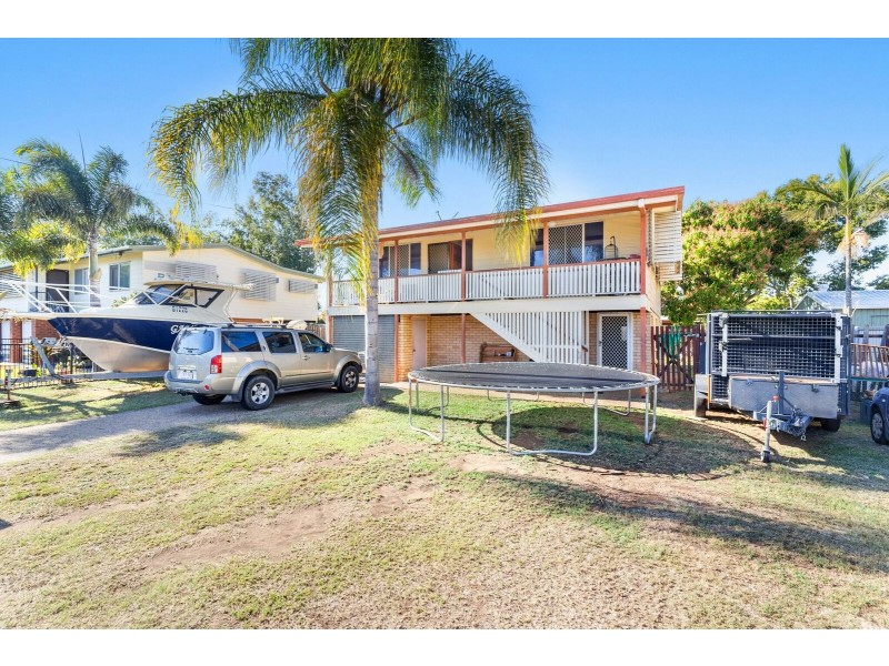9 Elwing Street, Kawana QLD 4701