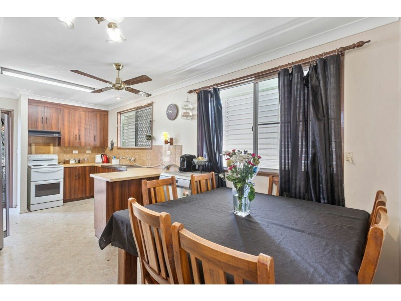 9 Elwing Street, Kawana QLD 4701