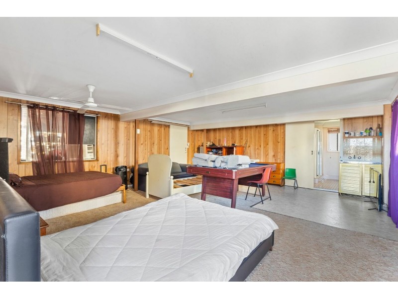 9 Elwing Street, Kawana QLD 4701