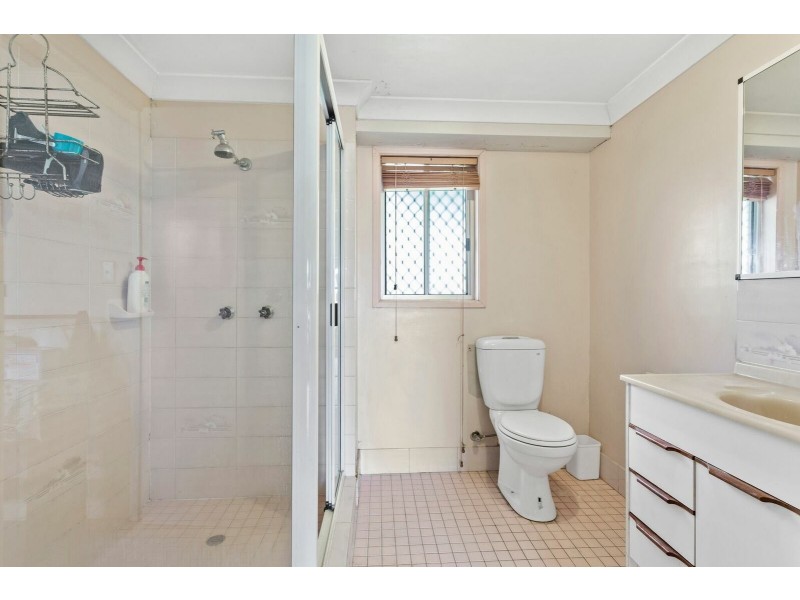 9 Elwing Street, Kawana QLD 4701