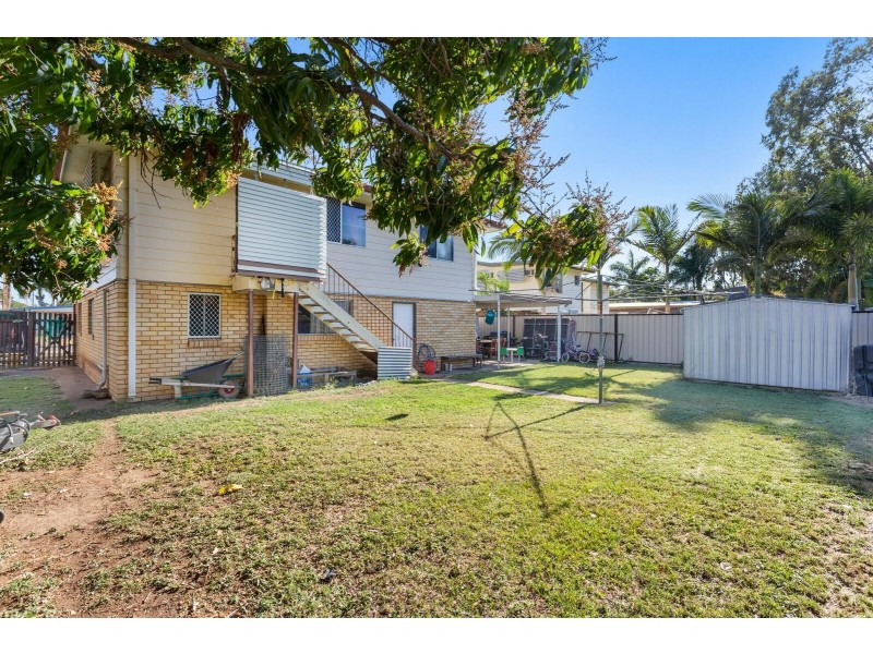 9 Elwing Street, Kawana QLD 4701