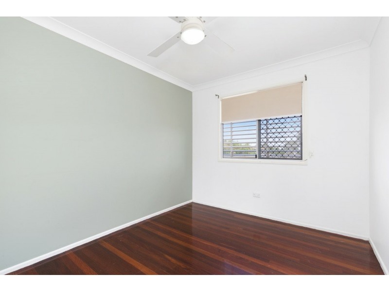 18 Booker Street, Park Avenue QLD 4701