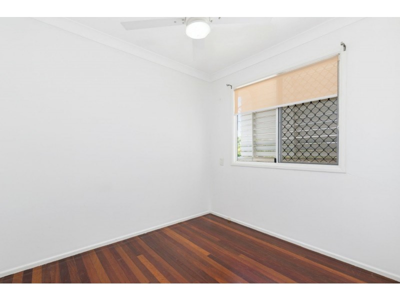 18 Booker Street, Park Avenue QLD 4701