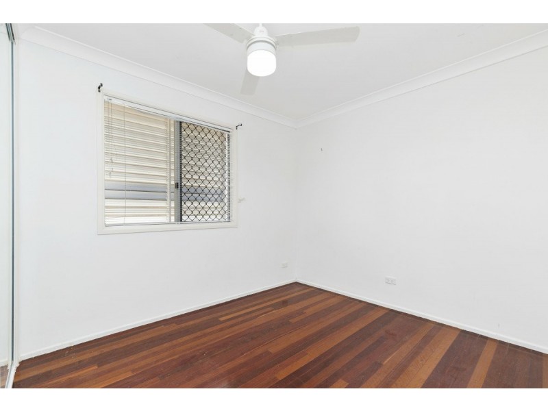 18 Booker Street, Park Avenue QLD 4701