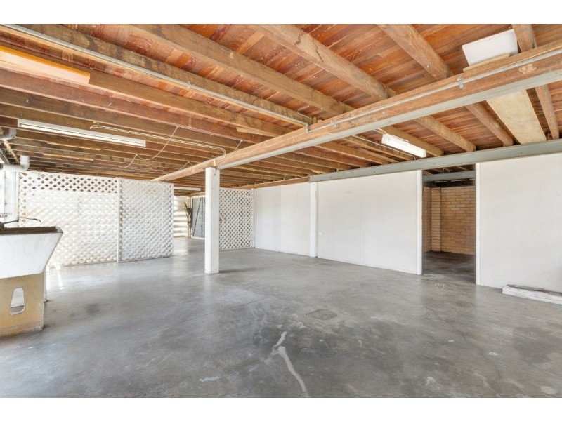 18 Booker Street, Park Avenue QLD 4701