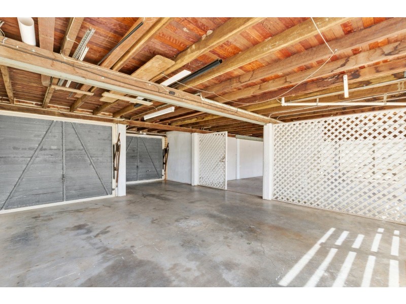 18 Booker Street, Park Avenue QLD 4701