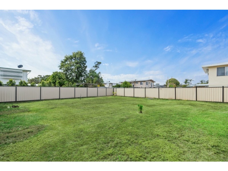 18 Booker Street, Park Avenue QLD 4701